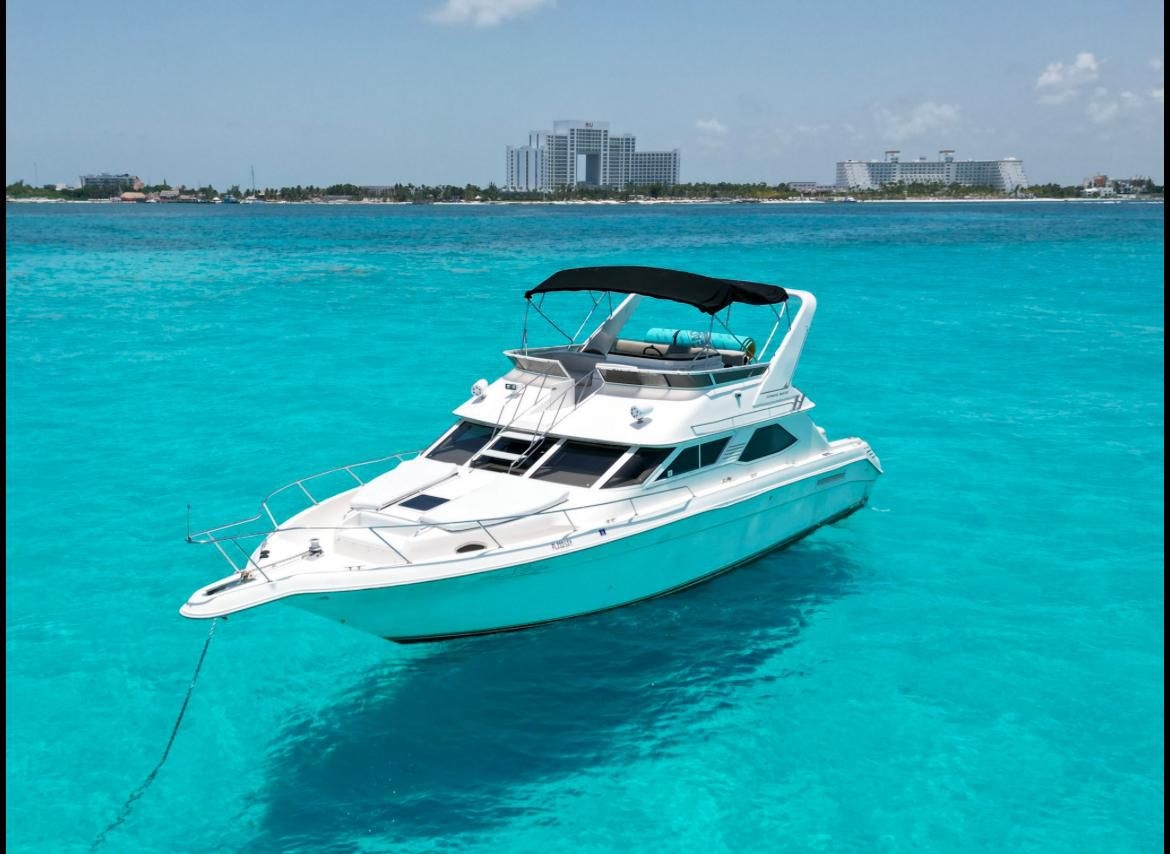 Blue Sea Yacht Cancún logo